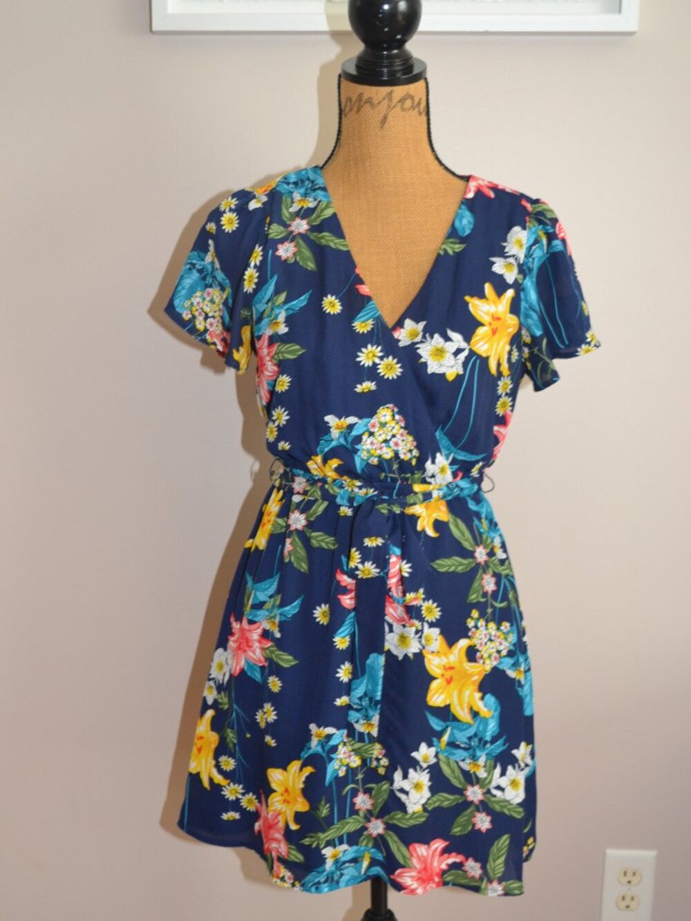 As U Wish Navy blue floral V-neck flutter sleeve belted Sun dress, sz S